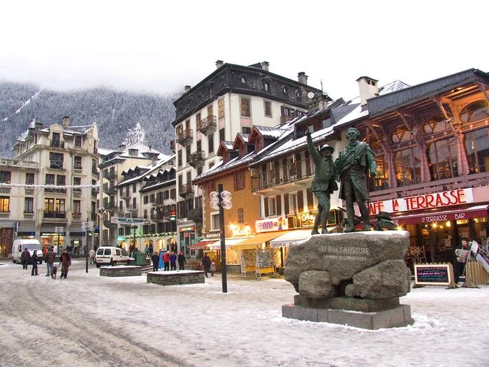 CHAMONIX MONT BLANC - Immobilier - CENTURY 21 ADL Genevois  - statue de H.-B. de Saussure