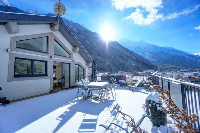 Appartement F5 à vendre - 5 pièces - 152.5 m2 - CHAMONIX MONT BLANC - 74 - RHONE-ALPES - Century 21 Mont-Blanc Invest